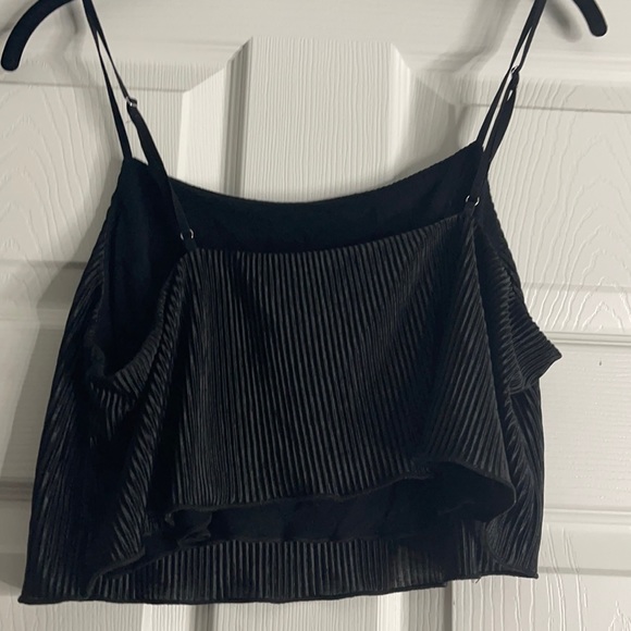 black crop top - Picture 2 of 2